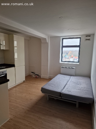 Garsonieră / Studio flat în IG8 8EY